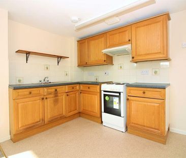 2 bedroom terraced house to rent - Photo 4