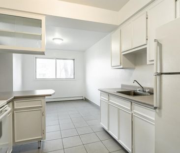 1 Bedroom - 7110 Avenue De La Devinière, Anjou - Photo 2