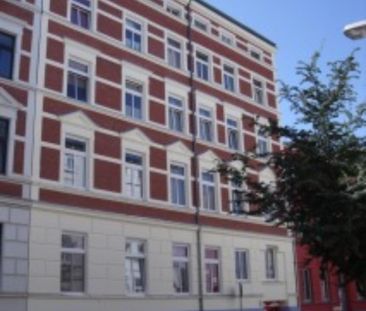 3 Raum WHG mit Wannenbad und Balkon - Foto 1