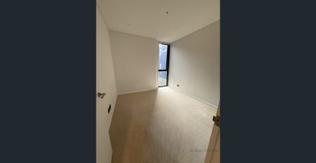 Stylish 2-Bedroom Apartment in Zetland - Photo 3