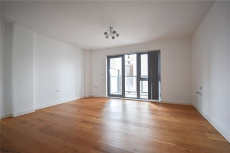 Well presented 2 bedroom third floor apartment for rent in Cambridge at this prestigious development. Under floor gas heating. Allocated parking. Unfurnished. - Photo 2