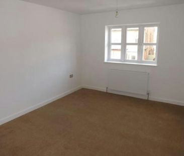 Detached house to rent on - Photo 1