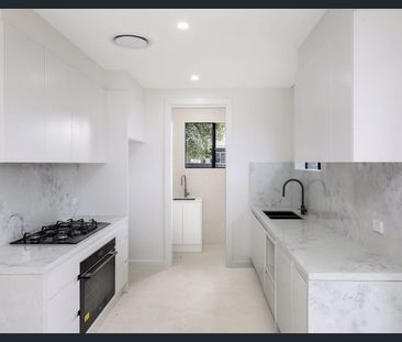 Ultra Modern Spacious Family Home - Photo 4
