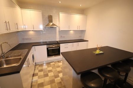 COXTIE GREEN - BRENTWOOD, Property for rent - Photo 2