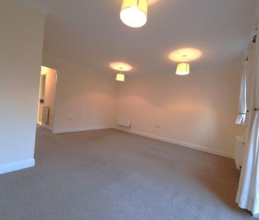 3 bedroom semi-detached house to rent - Photo 2