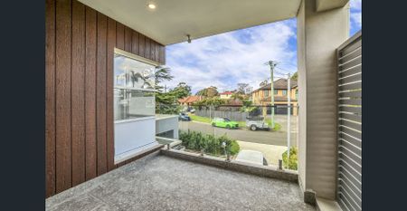 Perfect family living in prime location - Photo 4