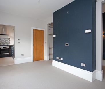 Monument Green, Weybridge, KT13 flat to rent - Photo 5