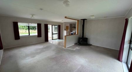 FOUR BEDROOMS, ASHHURST - Photo 5