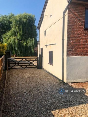 3 bedroom end of terrace house to rent - Photo 4