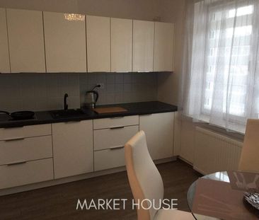 Duża, ładna kawalerka z balkonem - Zdjęcie 4