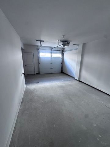 For Lease - 225 Burke Street, Hamilton, Ontario - Photo 2