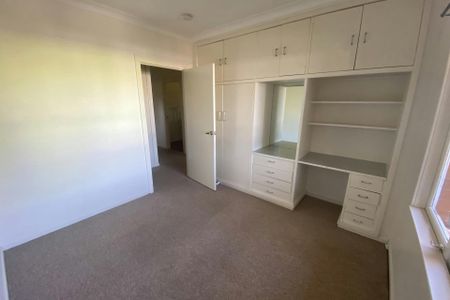 Brick Home for Rent – Perfect for Working Couples Seeking Space and Comfort! - Photo 5