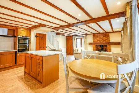 2 bedroom semi-detached house to rent - Photo 3