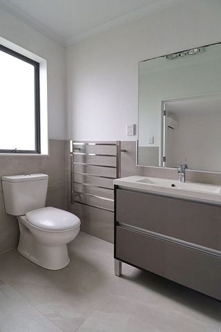 Hobsonville, 3 bedrooms - Photo 2