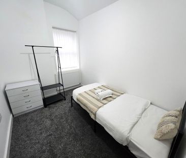 3 bedroom terraced house to rent - Photo 6