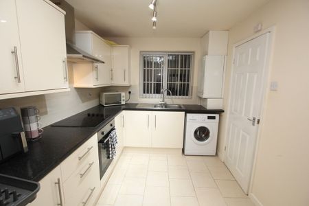 2 Bedroom Mid Terraced House, Chester - Photo 5