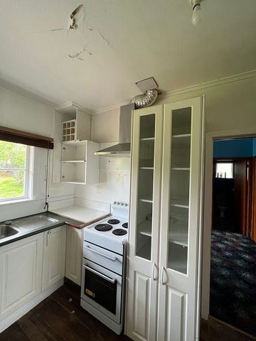 Heart Location Waterview Solid Family home - Photo 3