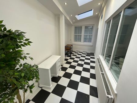 1 bedroom Apartment to let - Photo 5