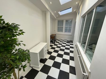 1 bedroom Apartment to let - Photo 4