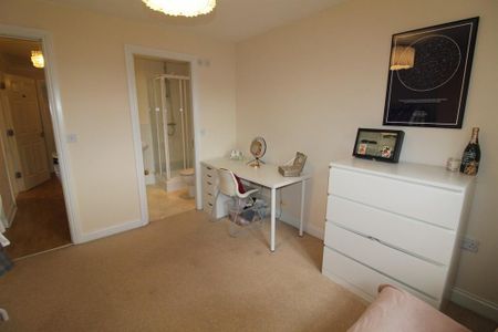 2 bedroom apartment to rent - Photo 4