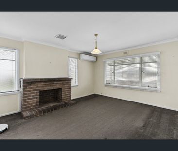 Family Home in Brighton - Photo 2