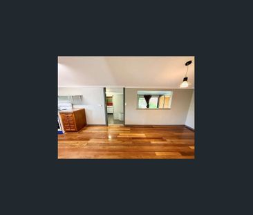 Charming Updated Queenslander on a Huge Block - Photo 5