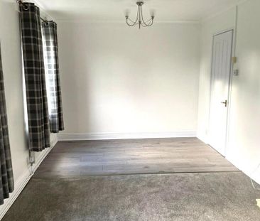 2 bedroom semi-detached house to rent - Photo 3