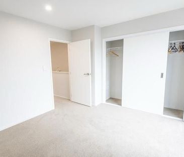 Modern 3-Bedroom Townhouse in Mangere Bridge - Photo 3