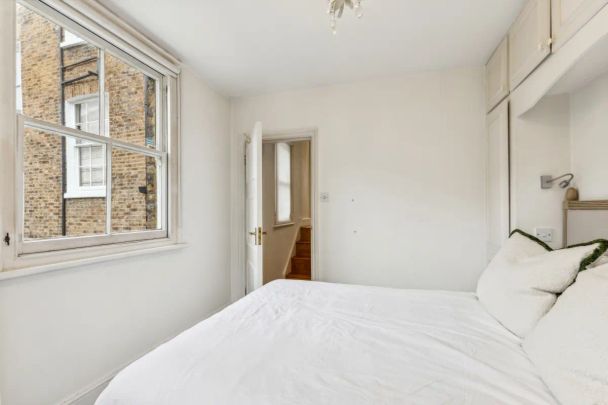 1 bedroom flat in London - Photo 1