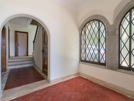 Moradia unifamiliar T6 sem móveis para arrendar em zona nobre do Estoril - Photo 3