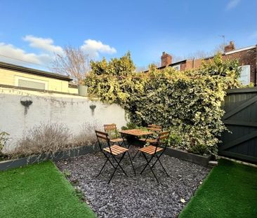 2 bedroom terraced house to rent - Photo 2