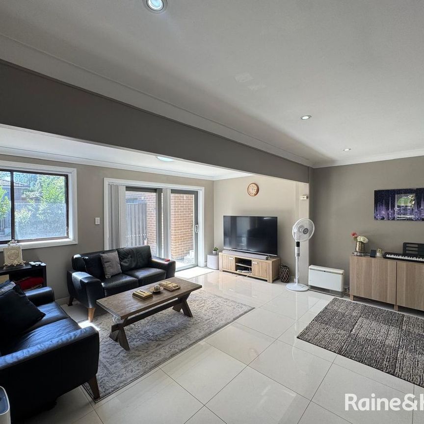 Spacious Family Home in Ingleburn - Photo 1