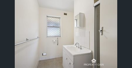 1-bedroom, 1-bathroom unit nestled on street level of a small complex of only 12 units - Photo 5