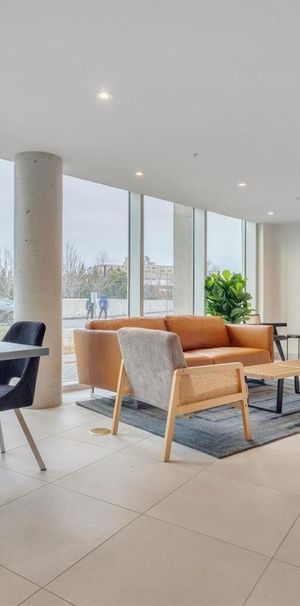 1 Bedroom - 5100 Boulevard De L'Assomption, Montréal - Est - Photo 1