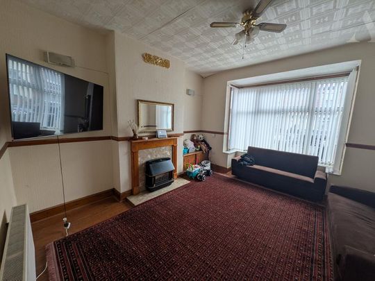 5 bedroom end of terrace house to rent - Photo 1