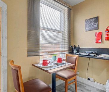1 bedroom flat to rent - Photo 4