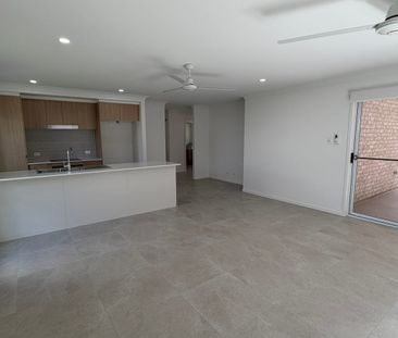 Spacious 4-Bedroom, 2-Bathroom House - Photo 6