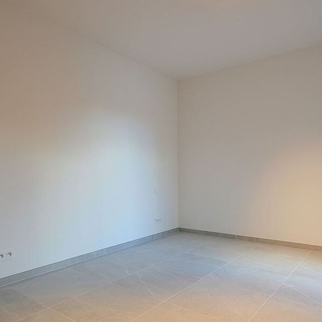 Appartement te huur in Ieper voor € 840 met 2 slaapkamers - Foto 1