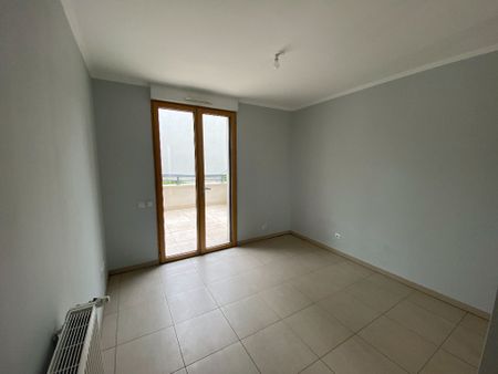 Location appartement 3 pièces, 69.80m², Bry-sur-Marne - Photo 2