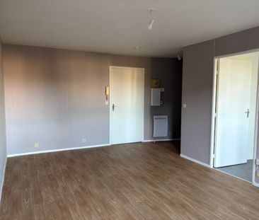 Location Appartement Studio 34 m² La Châtre - Photo 2