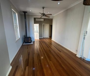 Available 18 December - Photo 5