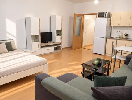 PRENÁJOM | Zariadená garzónka s balkónom, 40 m² | Petržalka – Fotografia 5