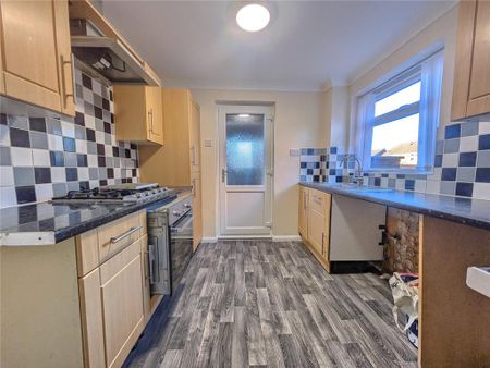 3 bedroom semi-detached house to rent - Photo 4