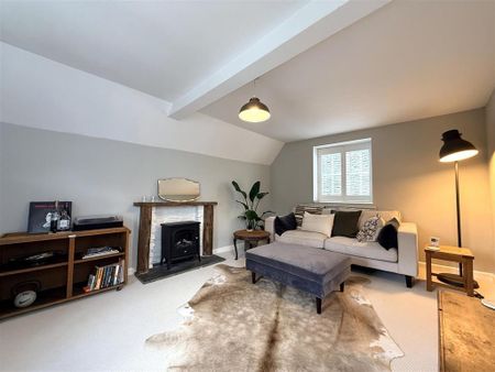 2 bedroom semi-detached house to rent - Photo 2