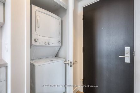 For Lease - 8 Eglinton Avenue Unit# 4209, Toronto, Ontario - Photo 2