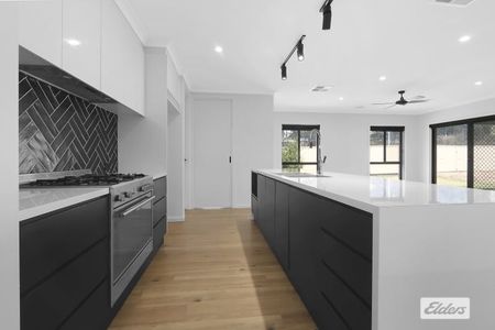 Beautifully family home! - Photo 5