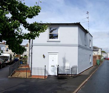 2 bedroom end of terrace house to rent - Photo 6