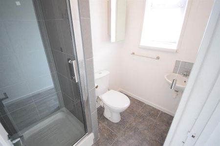 1 bedroom ground floor flat to rent - Photo 4