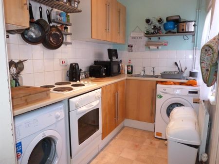 2 bedroom terraced house to rent - Photo 3