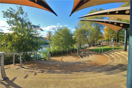 Moor Lane, Staines-upon-Thames, Surrey, TW18 4YW - Photo 4
